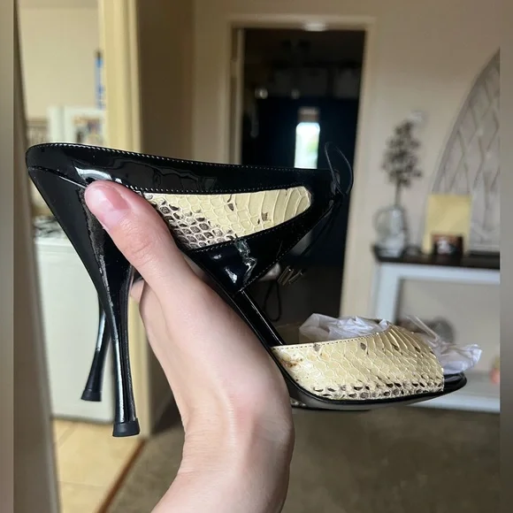 Dolce & Gabbana lace up Heels patent leather python embossed - Picture 3 of 7